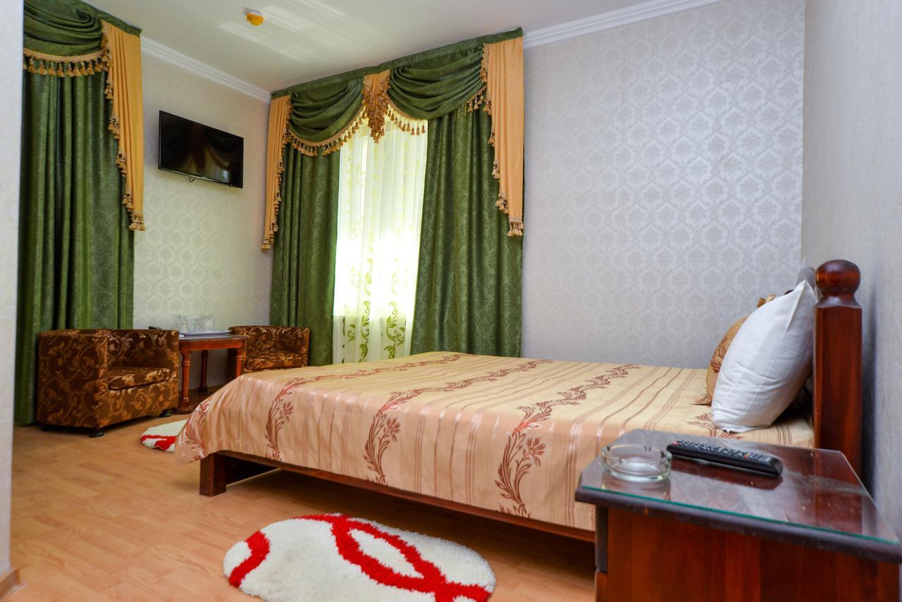 Edy'S Royal Predeal Hotel Exterior foto