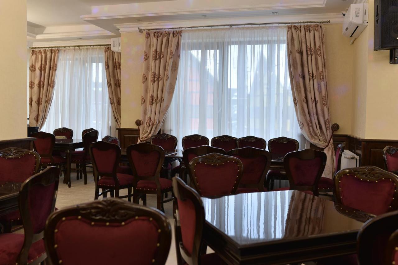Edy'S Royal Predeal Hotel Exterior foto