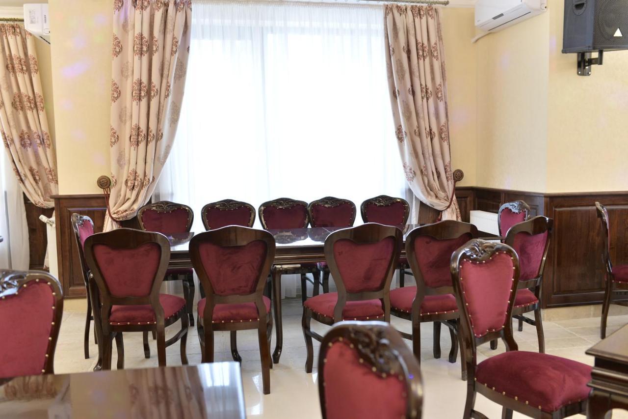 Edy'S Royal Predeal Hotel Exterior foto