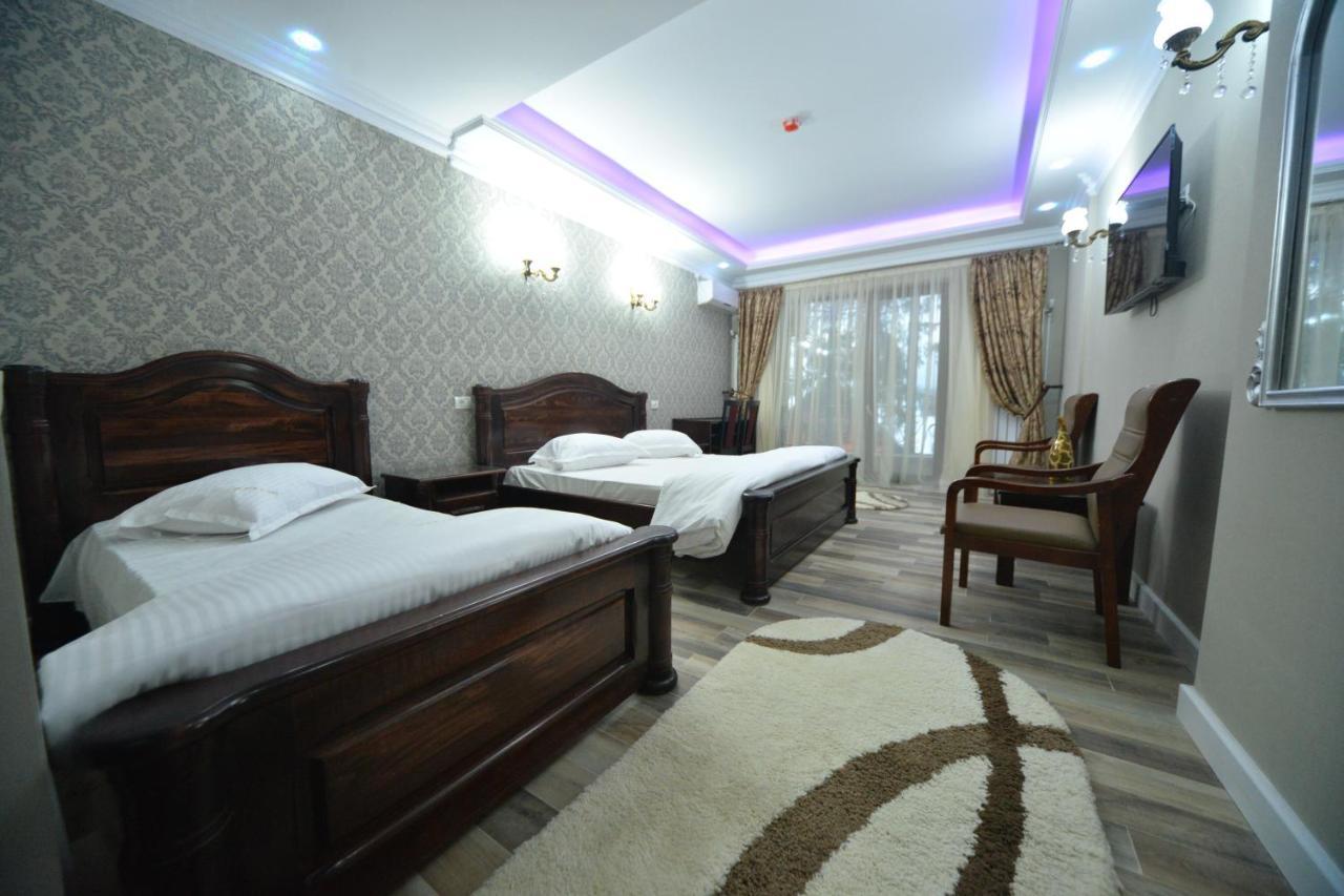 Edy'S Royal Predeal Hotel Exterior foto