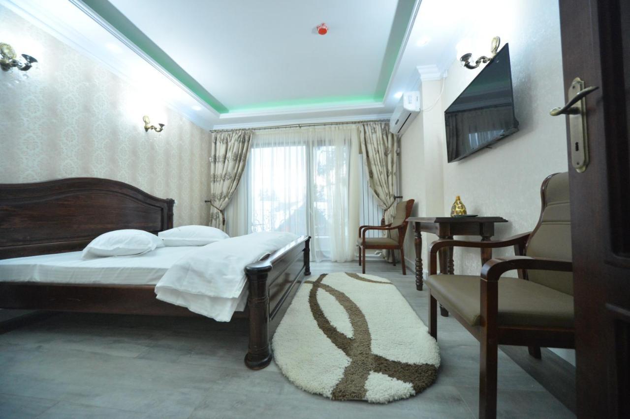 Edy'S Royal Predeal Hotel Exterior foto