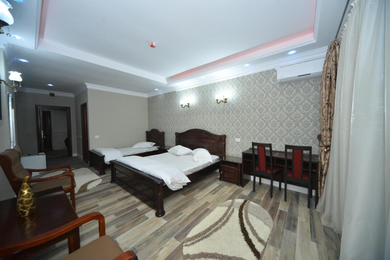 Edy'S Royal Predeal Hotel Exterior foto