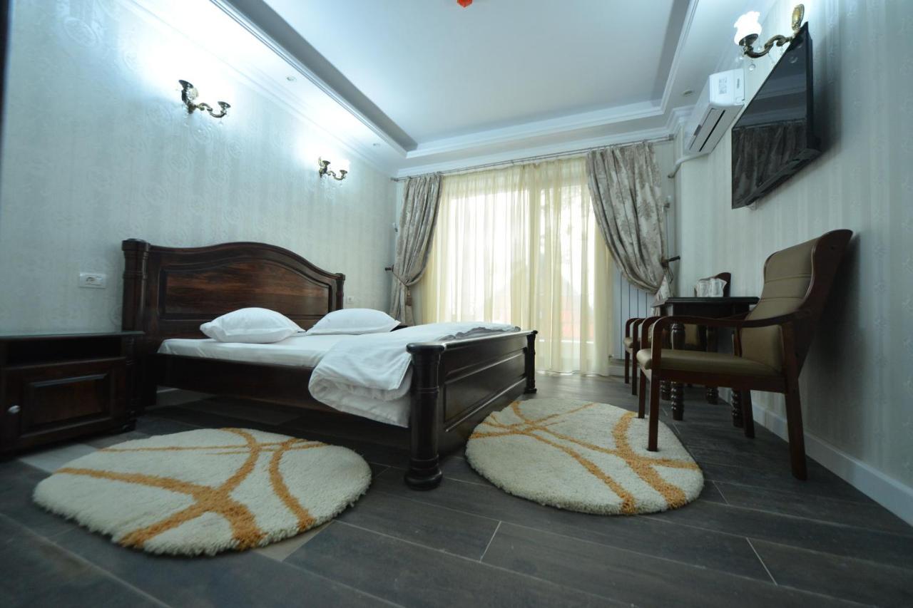 Edy'S Royal Predeal Hotel Exterior foto